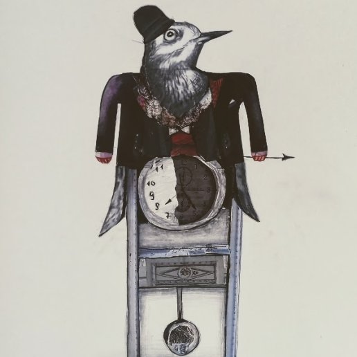 Projekt scenograficzny - kolorowy rysunek ptaka siedzącego na zegarze.